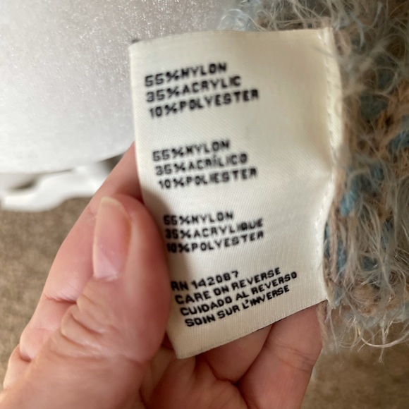 🦋 Luxe Boutique *find* Feather sweater ⭐️ One of a kind! - Picture 9 of 12